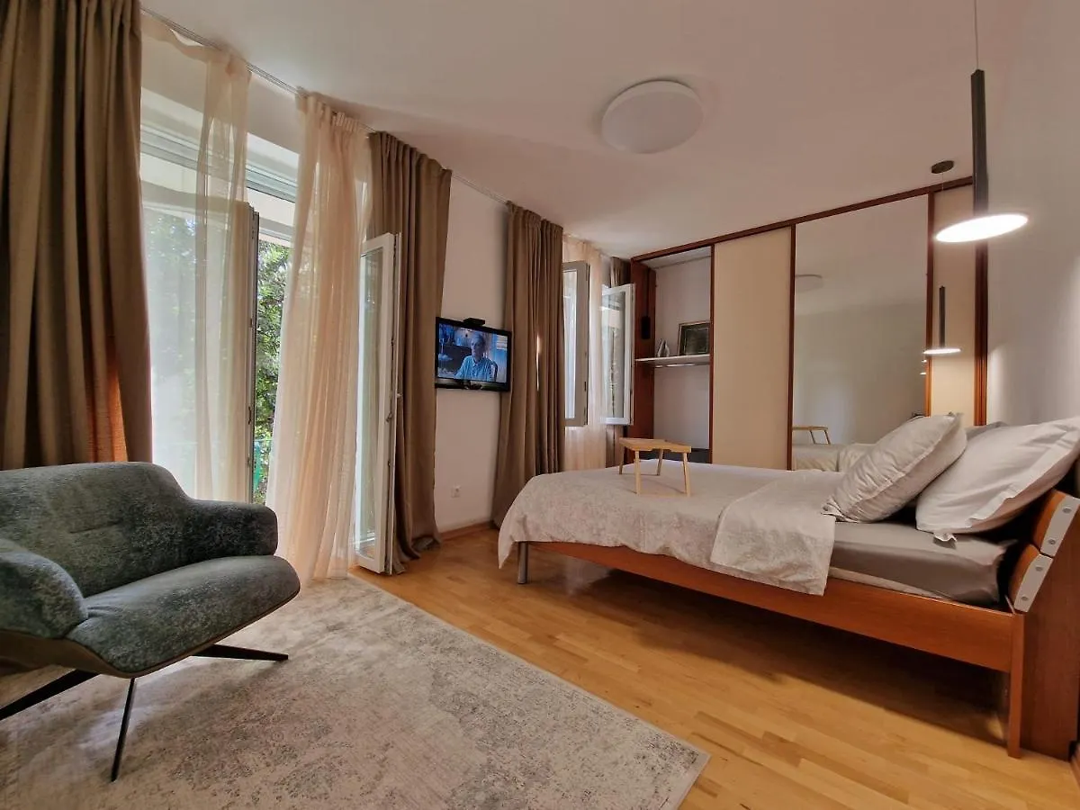 Guest House Laura Split