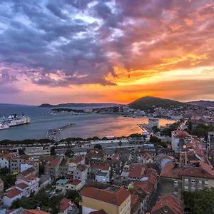 Pensión Teta Palmina, Split